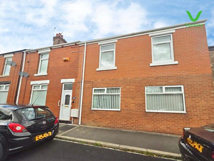 5 Bedroom End Of Terrace House For Sale In Hutton Terrace, Willington, DL15