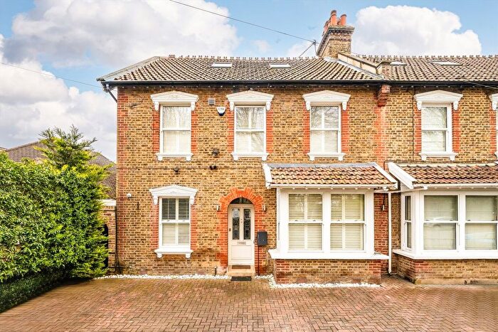 5 Bedroom Semi Detached House For Sale In St. Stephens Road, Hounslow, TW3