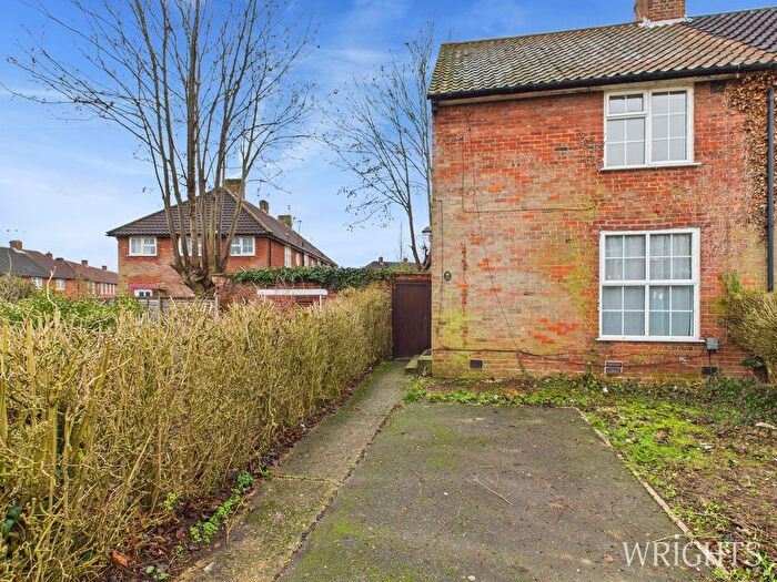 3 Bedroom End Terrace House To Rent In Holwell Road, Welwyn Garden City, AL7