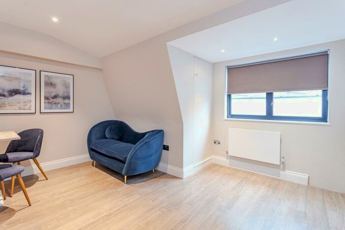 1 Bedroom Apartment To Rent In Saffron Hill, Farringdon, London, EC1N