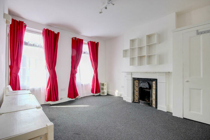 Studio To Rent In Ferme Park Road, Crouch End, N8