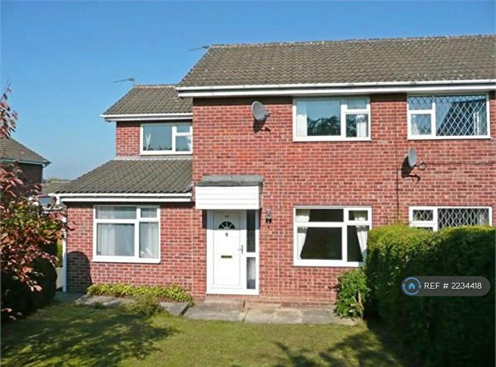 3 Bedroom Semi-Detached House To Rent In Blackburn Crescent, Chapeltown, Sheffield, S35