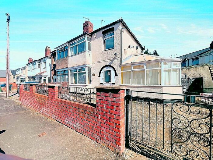 3 Bedroom House To Rent In Cygnet Road, West Bromwich, B70