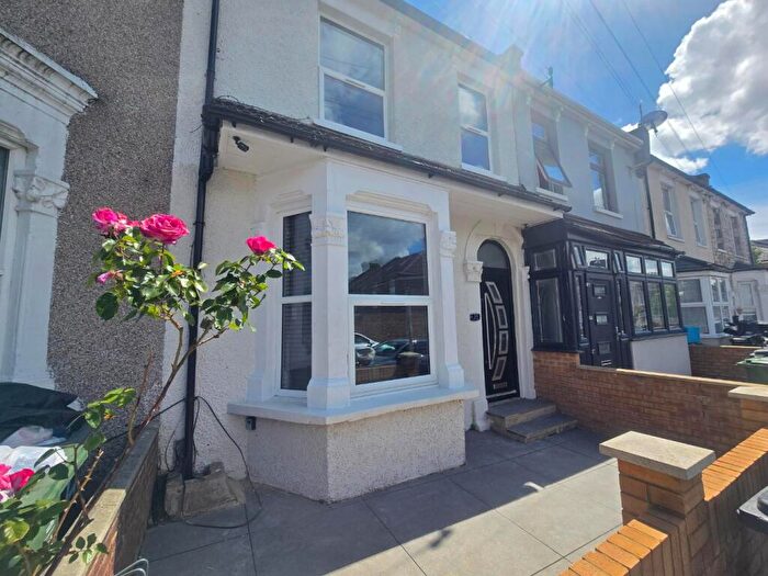 1 Bedroom Terraced House To Rent In Erskine Road, London, Greater London, E17