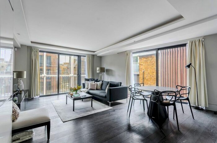 2 Bedroom Flat For Sale In Rogers Street, Bloomsbury, London, WC1N