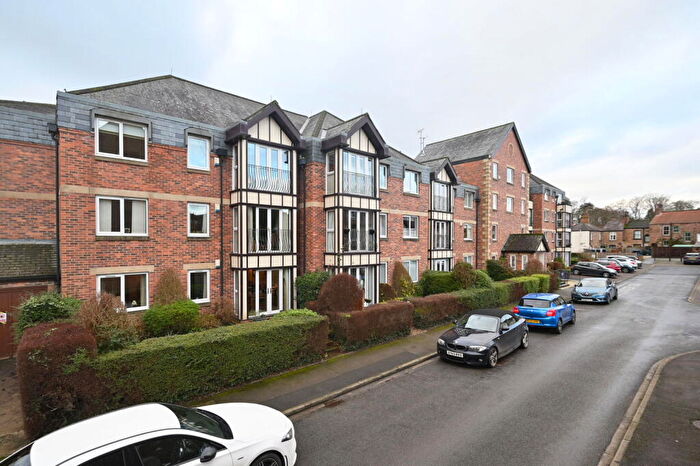 2 Bedroom Flat For Sale In Williamson Close, Ripon, HG4