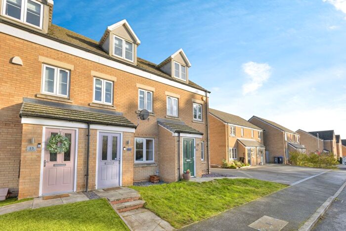 3 Bedroom Terraced House For Sale In Dunkley Way, Northampton, Northamptonshire, NN5