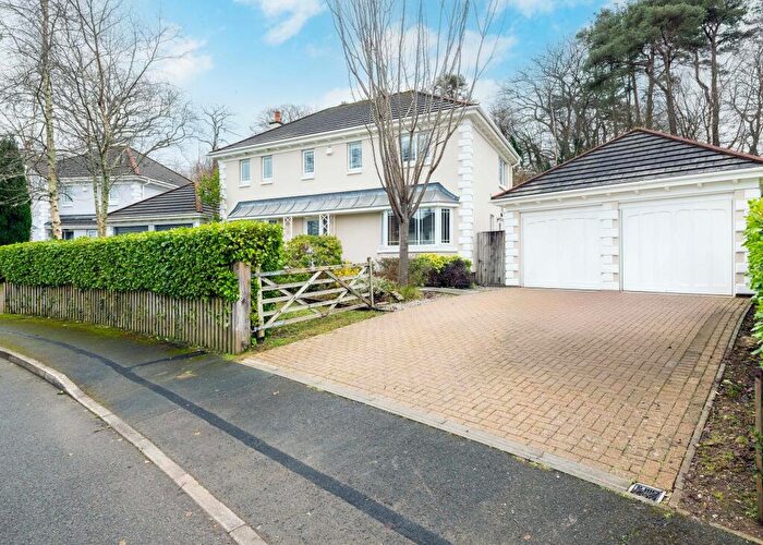 4 Bedroom Detached House To Rent In Carlyon Bay, PL25