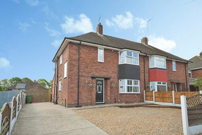 3 Bedroom Semi-Detached House For Sale In Hammerwater Drive, Warsop, Mansfield, Nottinghamshire, NG20