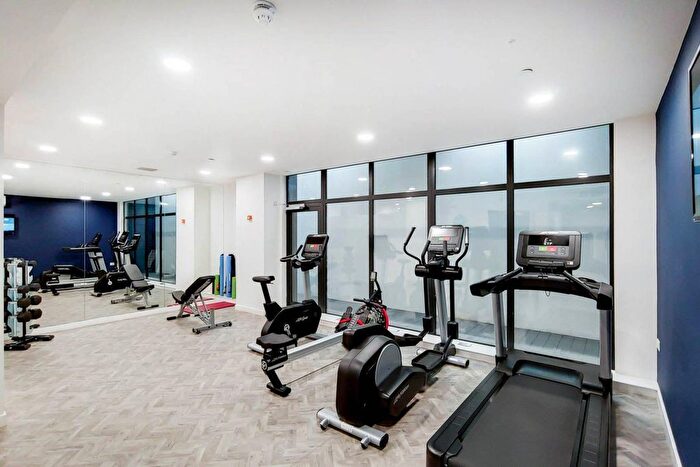 2 Bedroom Flat To Rent In Dock Street, Tower Hill, London, E1