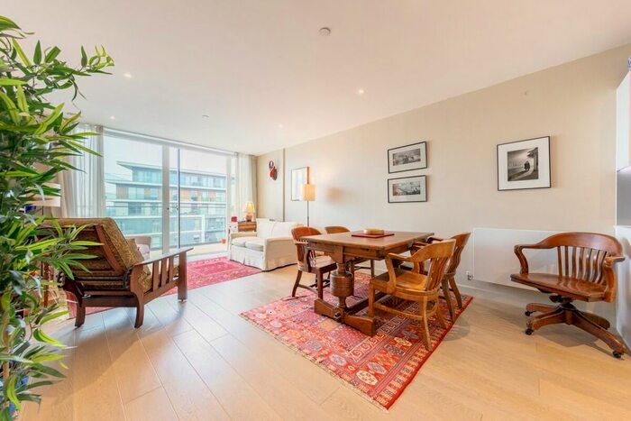 2 Bedroom Flat For Sale In Wyndham Apartments, River Gardens Walk Greenwich, SE10