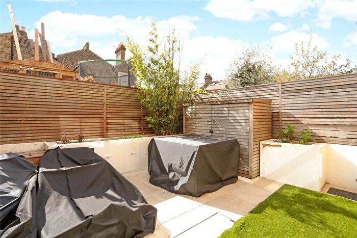 3 Bedroom Terraced House For Sale In Wickersley Road, London, SW11