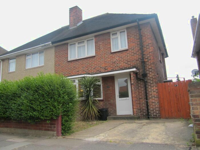 3 Bedroom Terraced House To Rent In Mendip Road, Newbury Park, IG2