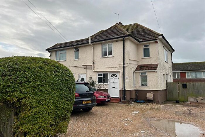 1 Bedroom Flat To Rent In West End Way, Lancing, BN15
