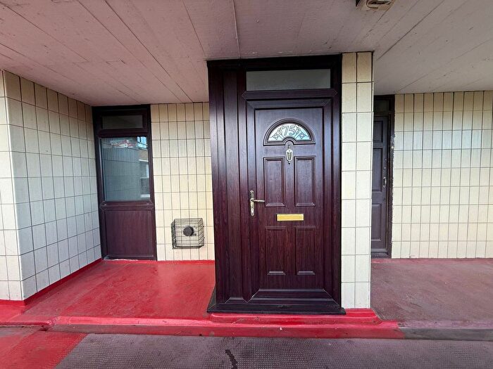 2 Bedroom Flat To Rent In Kenilworth Court, Washington, NE37