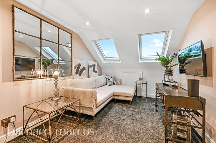 1 Bedroom Property To Rent In Kingsway, East Sheen, London, SW14