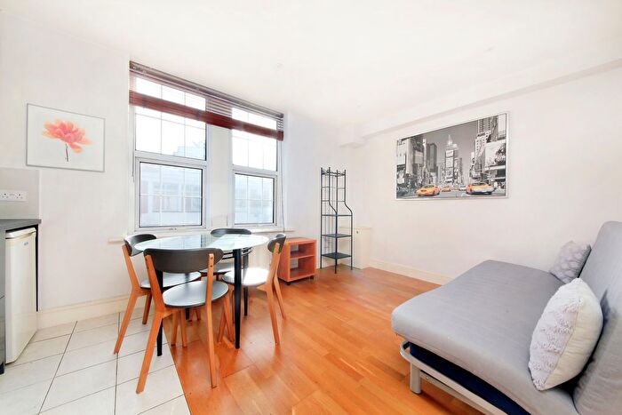 1 Bedroom Flat To Rent In Upper Richmond Road West, Sheen, SW14