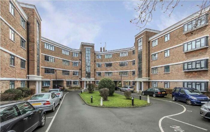 2 Bedroom Flat To Rent In Kingsbridge Avenue, London, W3