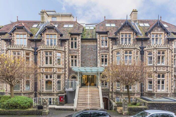 1 Bedroom Flat To Rent In Elmdale Road, Bristol, BS8