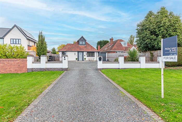 4 Bedroom Detached Bungalow For Sale In Stocks Lane, Newland, Malvern, WR13