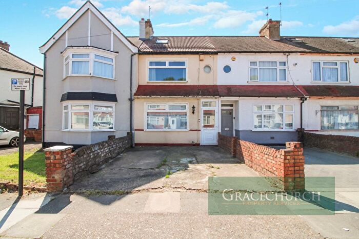 3 Bedroom Terraced House For Sale In Tiverton Road, Edmonton, N18
