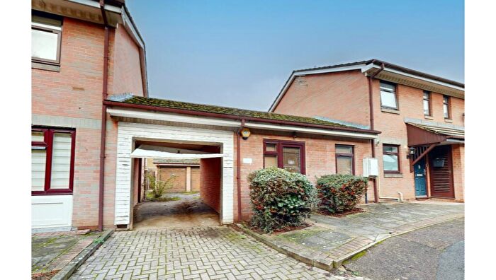 Terraced House For Sale In A Broad Oak Close, Chingford, London, E4