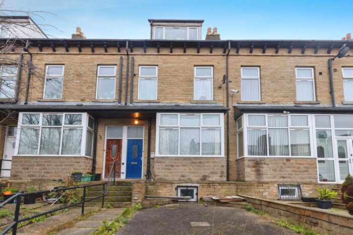 4 Bedroom Terraced House For Sale In Whetley Hill, Bradford, BD8