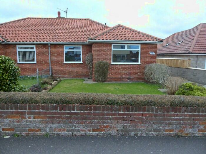 2 Bedroom Semi-Detached Bungalow To Rent In Glenthorne Avenue, Yeovil, BA21