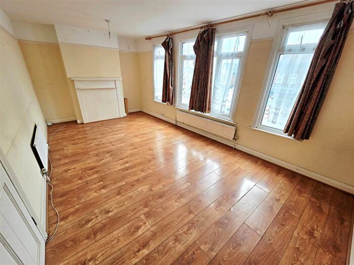 3 Bedroom Flat To Rent In Northolt Road, Harrow, HA2