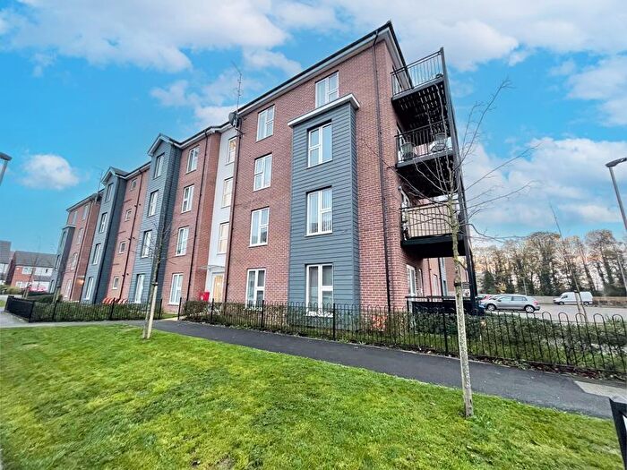 2 Bedroom Flat For Sale In Tilling Green, Dunstable, LU5