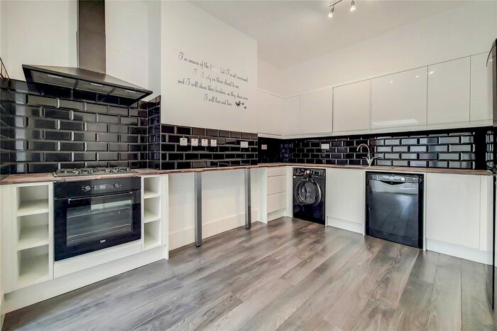 4 Bedroom Semi-Detached House To Rent In Gordon Road, Grove Park, W4