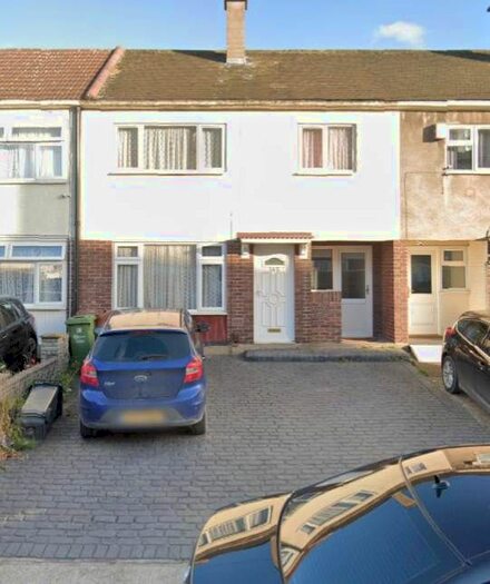 4 Bedroom Terraced House To Rent In Chelmer Crescent, London, IG11