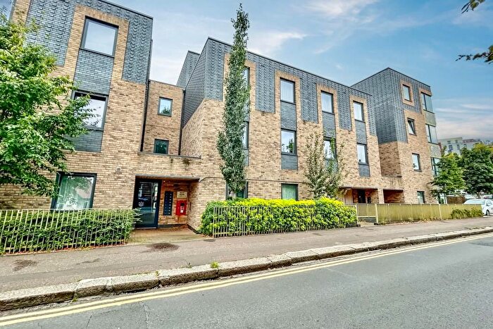 2 Bedroom Flat For Sale In Selby House, Carnarvon Road, Southend-On-Sea, SS2