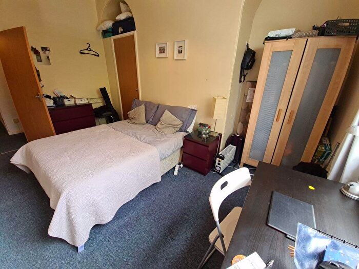 1 Bedroom House To Rent In -Moorland Road, Leeds, LS6