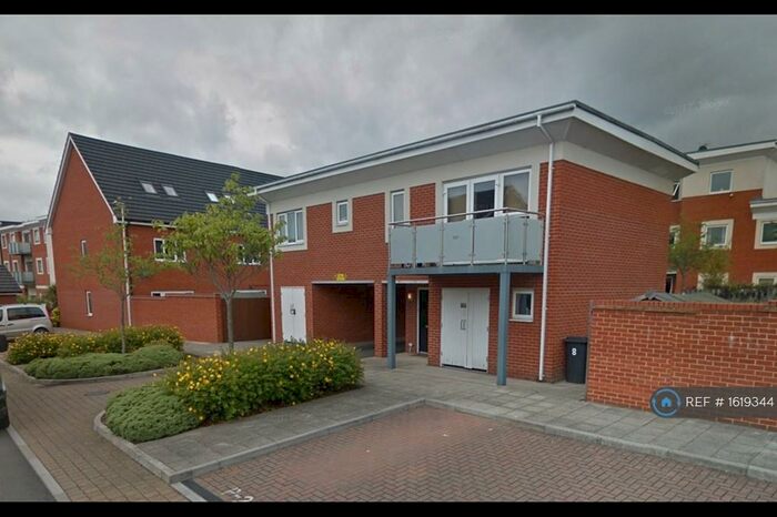 2 Bedroom Maisonette To Rent In Rushley Way, Reading, RG2