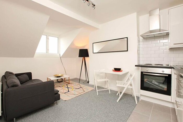 2 Bedroom Flat For Sale In Eldon Park, South Norwood, London, SE25