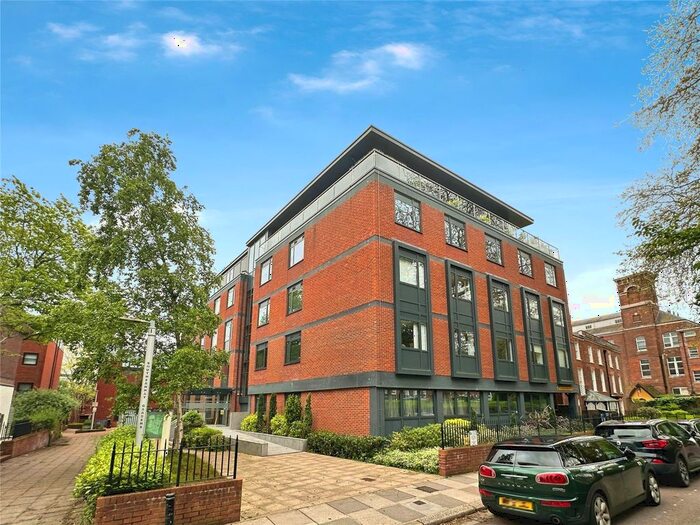 1 Bedroom Flat To Rent In Southernhay East, Exeter, Devon, EX1