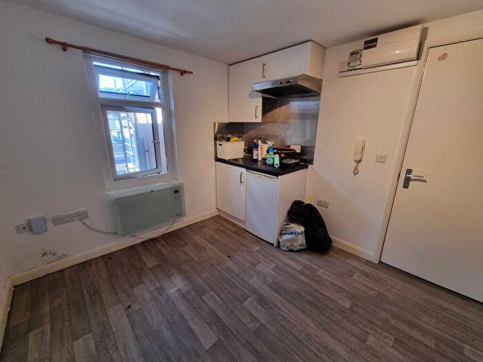 Studio To Rent In Middle Street, Brighton, BN1