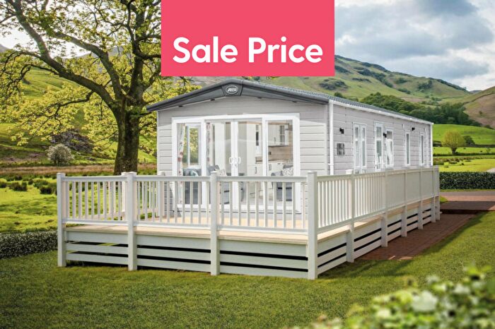 2 Bedroom Lodge For Sale In Mansfield, Nottinghamshire, NG19