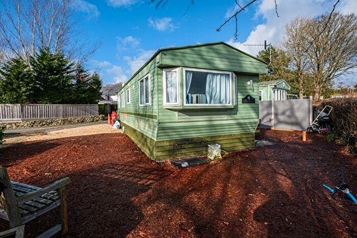 3 Bedroom Chalet For Sale In Bed Mobile Home, Rhos Park, Llandrindod Wells, LD1