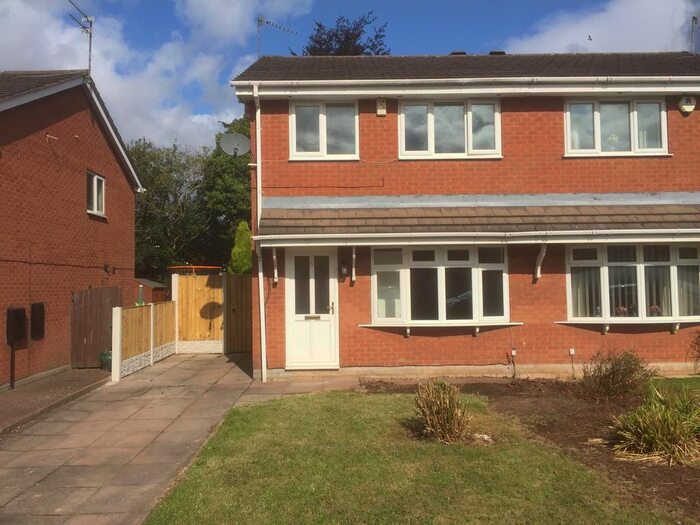 3 Bedroom Semi-Detached House To Rent In Glencastle Way, Stoke-On-Trent, ST4