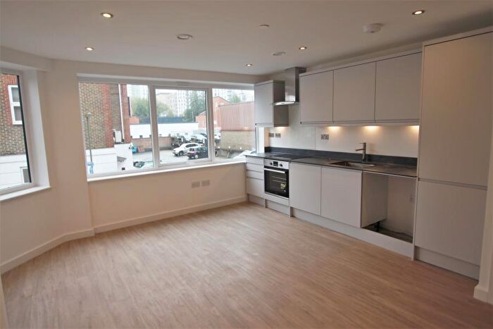 1 Bedroom Apartment To Rent In Woking, Surrey, GU21