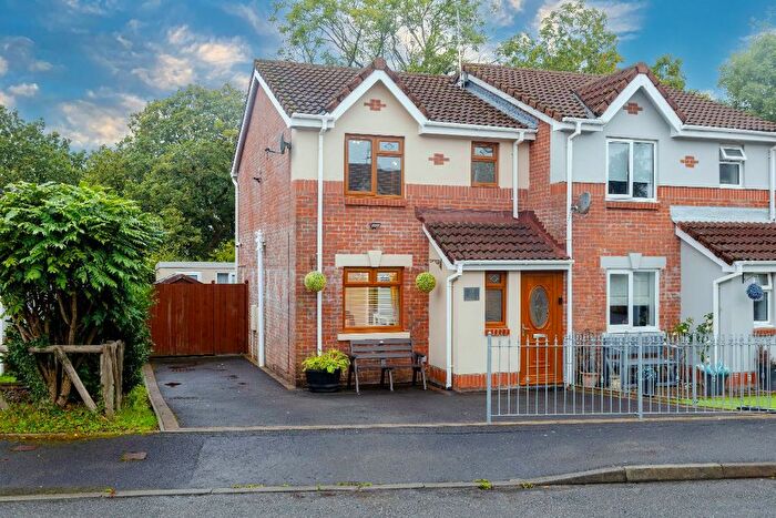3 Bedroom Semi Detached House For Sale In Cae Ysgubor, Cefn Hengoed, Hengoed, CF82