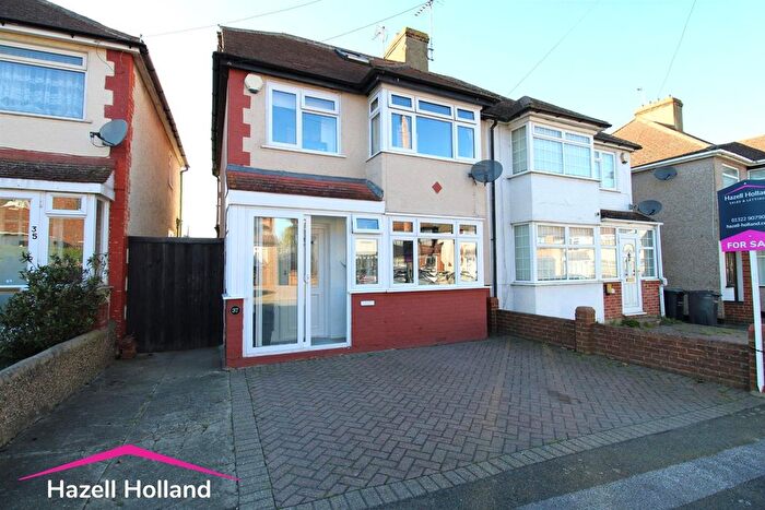 4 Bedroom Property For Sale In Gwynn Road, Northfleet, Gravesend, DA11