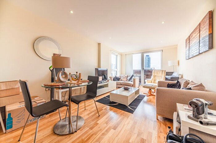 2 Bedroom Flat To Rent In Merryweather Place, London, SE10