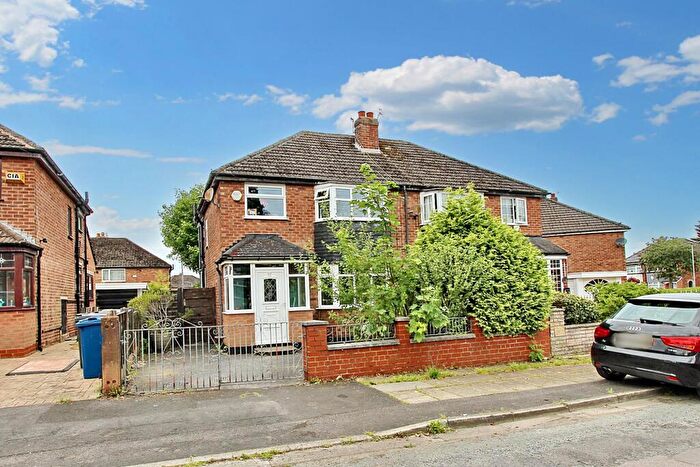 3 Bedroom Semi-Detached House For Sale In Kenmore Road, Whitefield, M45
