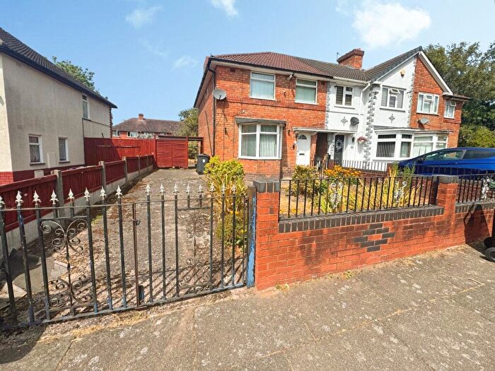 3 Bedroom End Of Terrace House For Sale In Harringay Road, Birmingham, B44