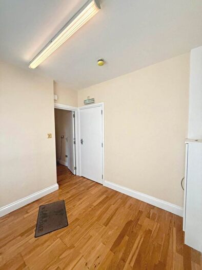 1 Bedroom Flat To Rent In Western Road, Southall, UB2