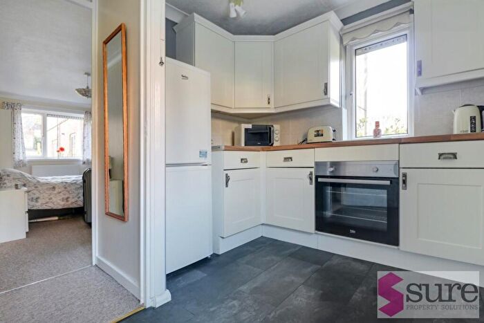 1 Bedroom Flat To Rent In Bursted Close, Brighton, BN1