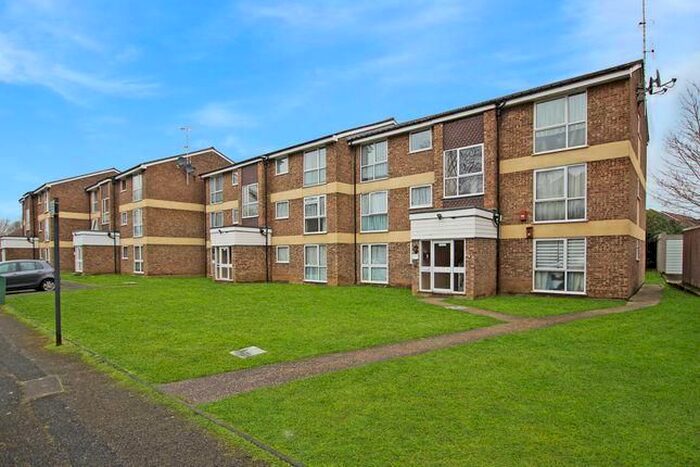 2 Bedroom Flat To Rent In Jasmine Gardens, Harrow, HA2